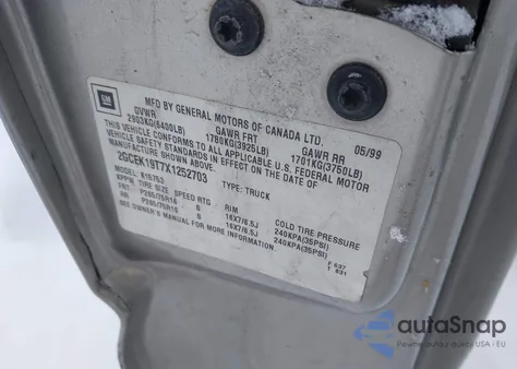 1999 Chevrolet Silverado 1500 Ls z USA, uszkodzony, nr VIN 2GCEK19T7X1252703